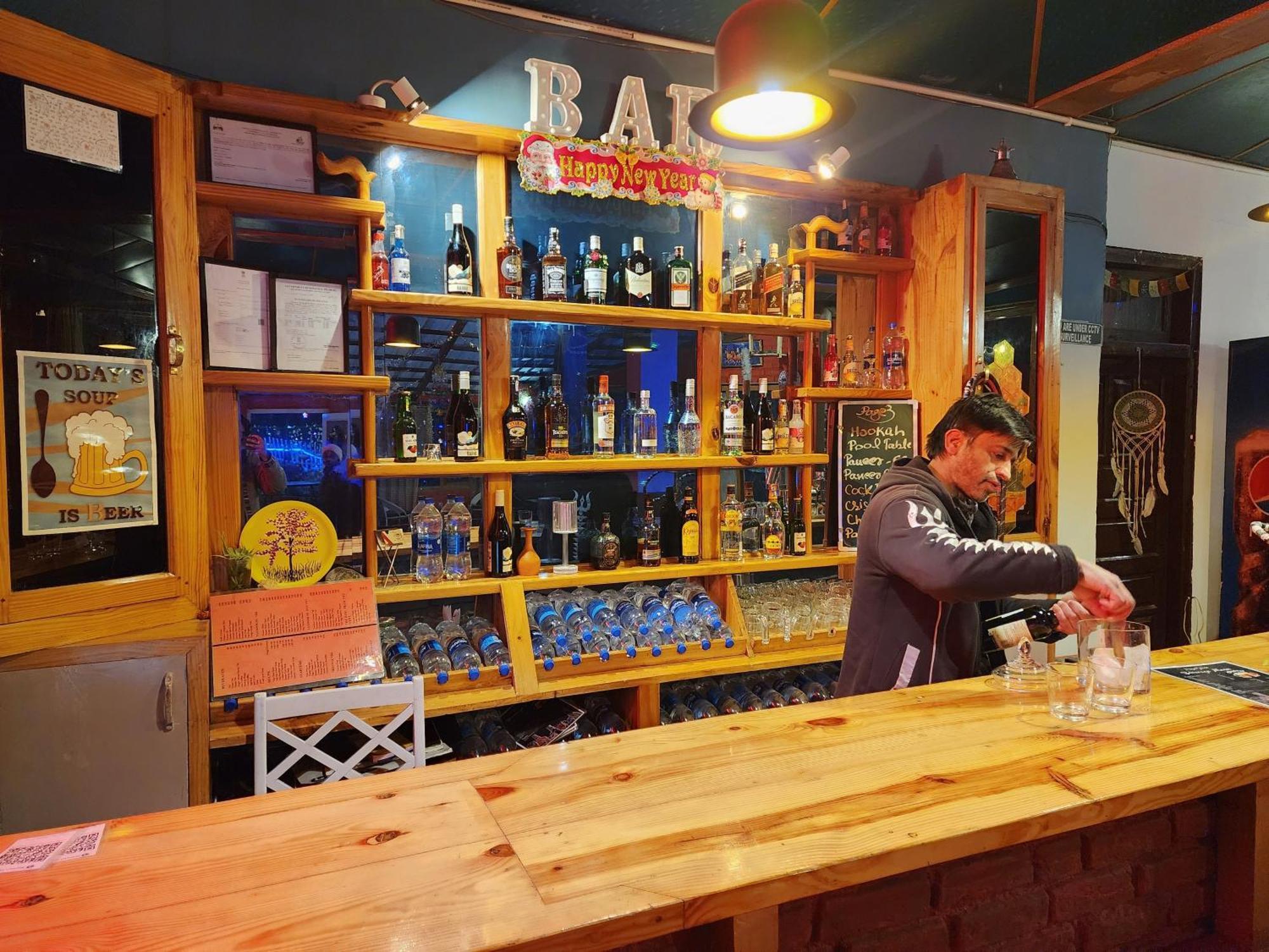 Page 3 - A Riverside Hotel And Bar - Manali (Himachal Pradesh) — Photos 1